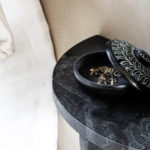 Odkládácí stolek game černý