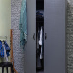 ŠATNÍ SKŘÍŇ MORRIS BOROVICE ŠEDÁ