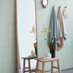 Dřevěná stolička loot